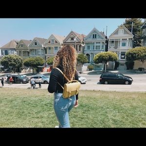 Meet your Posher, Lo